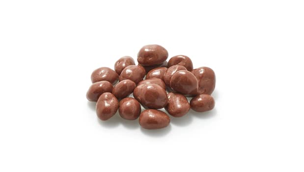 Yupik Milk Chocolate Covered Raisins 2.2 lb (35.2 oz) Kosher Raisins Dipped in Fine Milk Chocolate Smooth &amp Chewy Chocolate Candy Sweet Snacks Ideal for Topping &amp Baking
