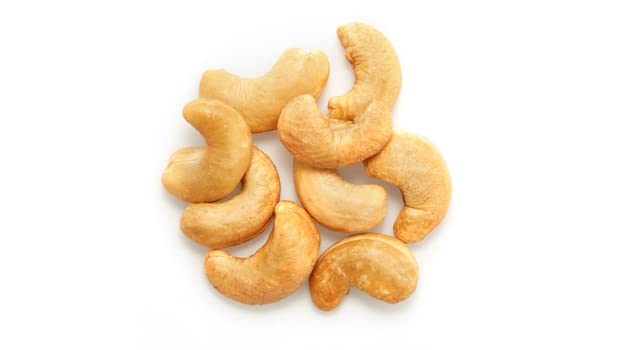 Yupik Organic Dry Roasted Cashews 2.2 lb (35.2 oz) Kosher Gluten-Free Non-GMO Vegan Crunchy Nuts Unsalted Lightly Roasted Oil-Free Source of Protein &amp Iron Nutritious Healthy Snacks