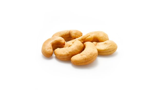 Yupik Organic Raw Cashews 2.2 lb (35.2 oz) Pack of 6 Kosher Gluten-Free Non-GMO Vegan Whole Nuts Unsalted Unroasted Source of Protein &amp Iron Nutritious Crunchy Healthy Snacks