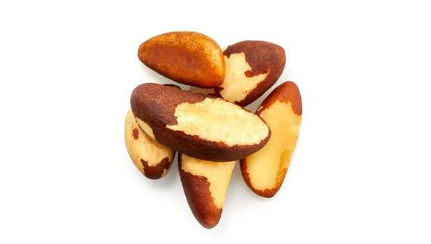 Yupik Raw Brazil Nuts 2.2 lb (35.2 oz) Gluten-Free Kosher Shelled Unsalted Unroasted Raw Nuts Nutritious Healthy Snacks Rich in Selenium