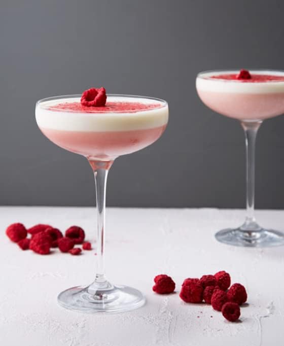 Freeze Dried Raspberries | Dried Bulk Raspberries | 200 + Pieces | 100% Natural | Gluten Free | Garnishing Cocktails Cake Decoration Baking Fruit Sorbet Tea Cooking | 3.17 oz | 90 Grams | PET Jar