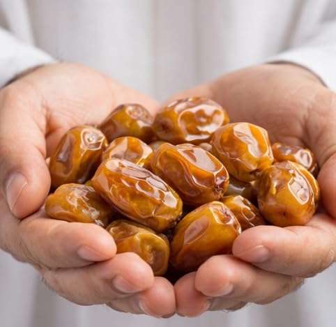 Royal Sukkari Dates from Al Madinah Saudi Arabia – Premium Soft &amp Moist Whole Dates Naturally Sweet Family Size Box for Ramadan Gifting &amp Daily Enjoyment (1.5 kg)