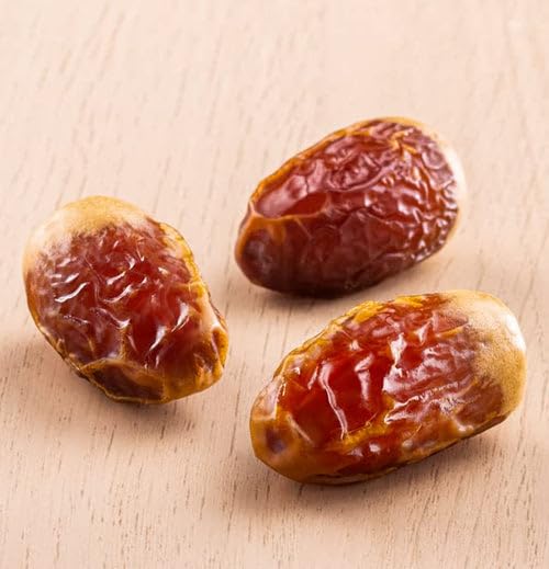 Sagee Dates Royal 2.2 LB - Exquisite Multi-Hued Delight from Saudi Arabia | Unique Flavor Profile | Perfect for Gifting and Snacking