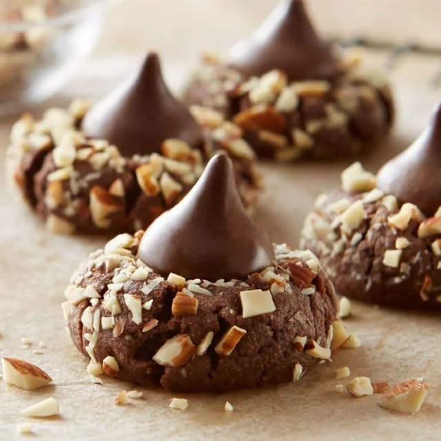 Gold Kisses Milk Chocolate with Almonds 2 lb bag