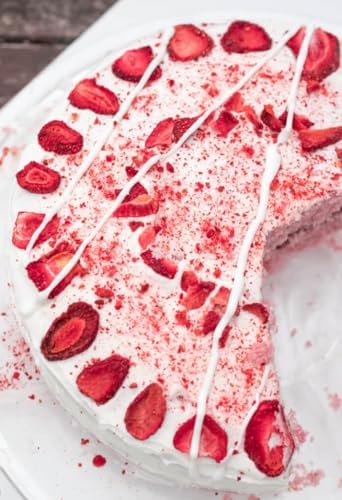 Freeze Dried Strawberries | Dried Strawberry Slices 200+Slices | 100% Natural | Gluten Free | For Garnishing Cocktails Cake Decoration Baking Fruit Sorbet Tea Cooking | 2.82 oz80 Grams PET Jar