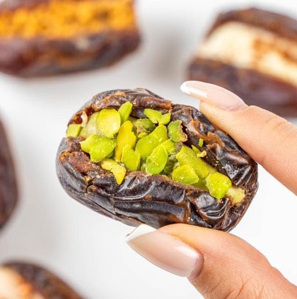 OMNIYA Delicacy Exquisite Medjool Dates 24 PCs Collection - Pistachio Strawberry Cinnamon Praline Lotus Ashta Cream - Essential Gift for Ramadan Eid Holidays Birthdays &amp Special Occasions