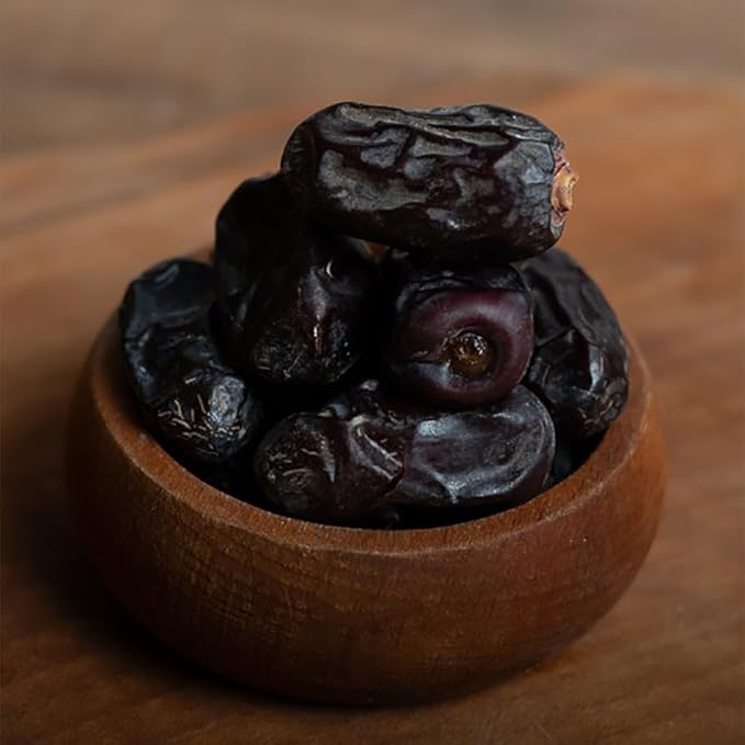 Safawi Dates Royal 2.2LB - Premium Quality from Al-Madinah Al Munawwarah | Superfood with Rich Nutrients | Ideal for Ramadan Fasting and Culinary Creations