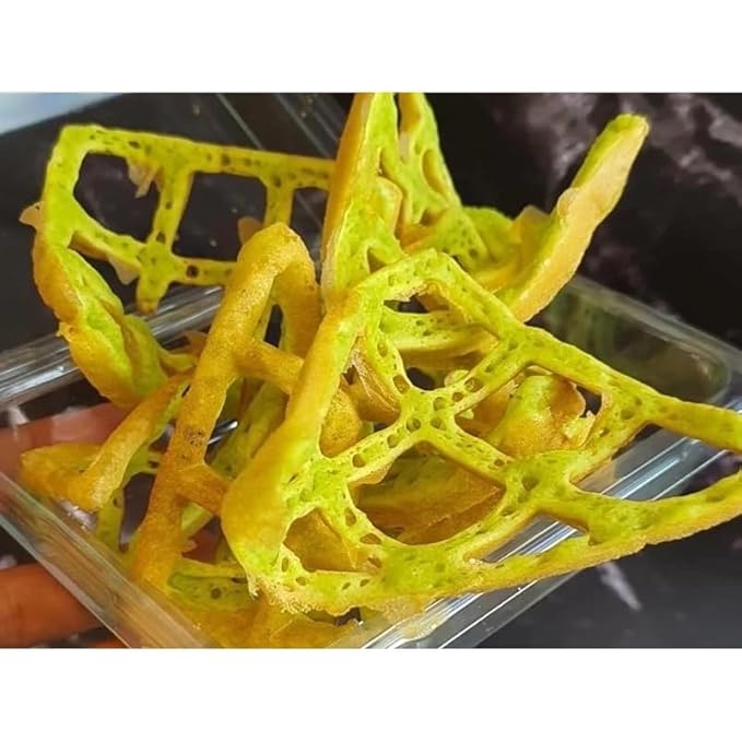 เชฟจ๋า Crispy Pandan Waffle Mix Fragrant Pandan Leaf Flavored Flour Base Easy Just-Add-Water Baking Blend for Traditional Honeycomb Waffles and Crispy Snacks (150g)