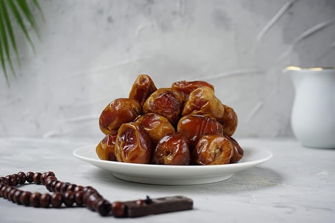 Al Madinah Sukkary Dates (Alqassim) – “Premium” Large All Natural Grown fruit - Whole Dates Non-GMO Naturally Sweet Fruit Snack Al Madinah Sukkary Dates Whole box - 2 lb