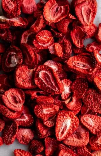 Freeze Dried Strawberries | Dried Strawberry Slices 200+Slices | 100% Natural | Gluten Free | For Garnishing Cocktails Cake Decoration Baking Fruit Sorbet Tea Cooking | 2.82 oz80 Grams PET Jar