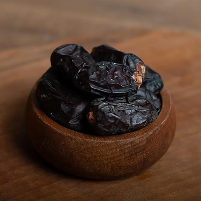 Safawi Dates Royal 2.2LB - Premium Quality from Al-Madinah Al Munawwarah | Superfood with Rich Nutrients | Ideal for Ramadan Fasting and Culinary Creations
