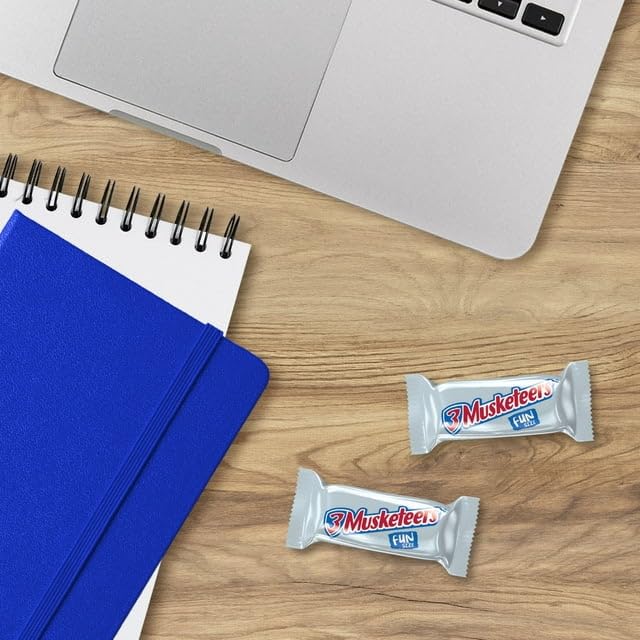 3 Musketeers Chocolate Candy Bars - Fun Size 3 Musketeers Candy Bars - Individually Wrapped Bulk 3 Musketeers Chocolate Bars - 3 Musketeers Milk Chocolate Bars - Bulk Candy Bag (Pack of 65)
