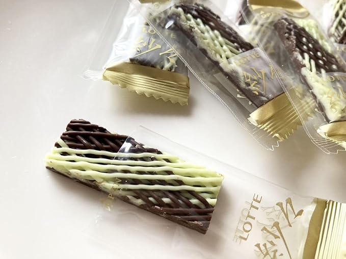 Japanese Sasha Chocolate Sweets 69g (Pack of 2) Japanese Meshed Milk &amp White Chocolate Sweets Snack MADE IN JAPAN Limited Stock