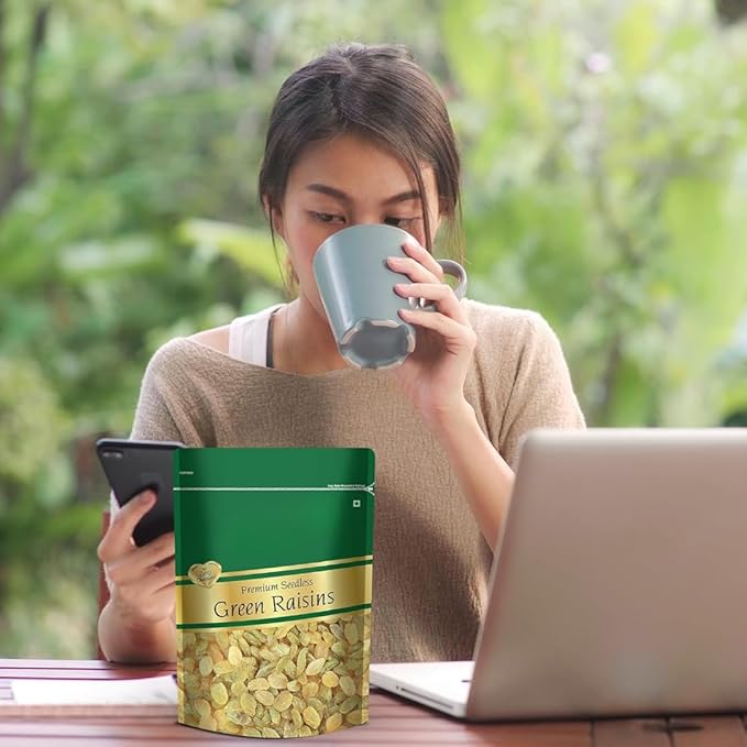 Premium Indian Raisin kishmish 100% Pure Raisins/kishmish/Organics Dry Fruits Seedless Kismis Green Raisins Dry Grapes Kishmish Delicious &amp Healthy -250gm