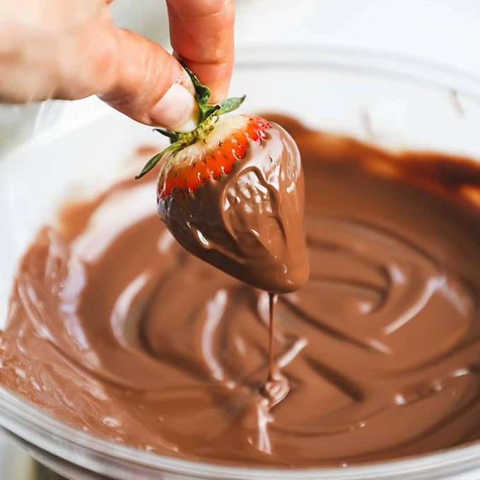 4 LB Resealable Bag Milk Chocolate Lite Cocoa Melting Wafers Easy Melt Candy Coating Chocolate for Baking Cake Pops Candy Making Dipping Decorating No Tempering Required Bulk Holiday Supplies
