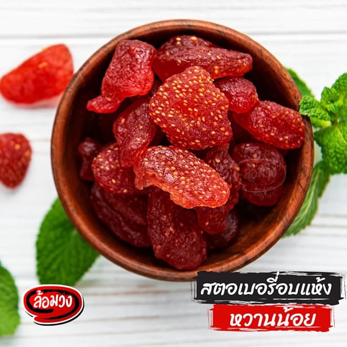 ล้อมวง Premium Dried Strawberries – Low Sugar Dried Fruit Slices – Chewy and Sweet Whole Berry Pieces for Snacking Baking and Cereal Toppings (100g)