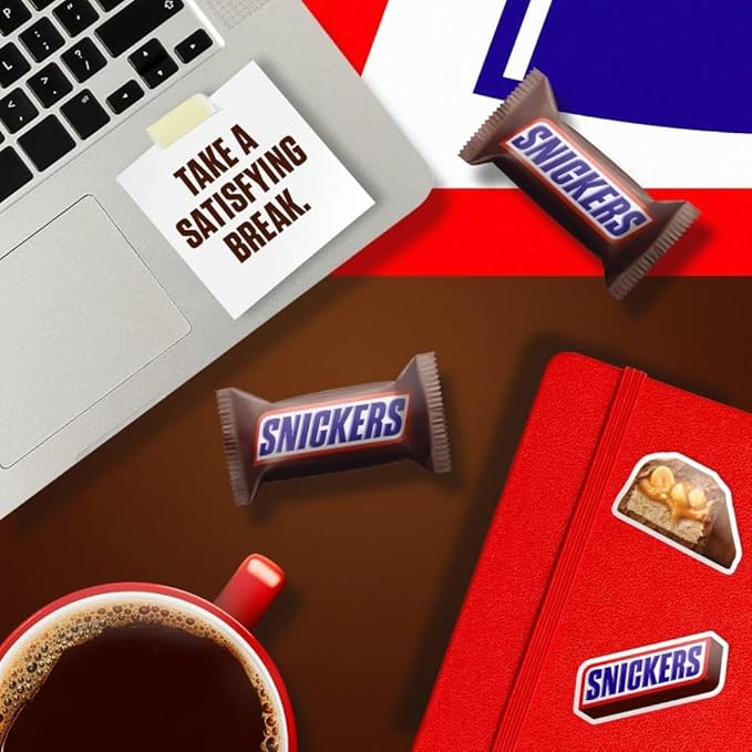 Snickers Fun Size Candy Bars - Individually Wrapped Chocolate Candy Bars - Bulk Snickers Candy Bars - Milk Chocolate Peanut and Caramel Snickers Bars - Bulk Candy (Pack of 65)