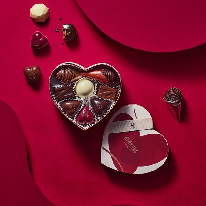 Neuhaus Belgian Chocolate Heart Gift Box – Small Heart-Shaped Assortment of 16 Belgian Pralines – Romantic Valentine’s Day Chocolate Gift