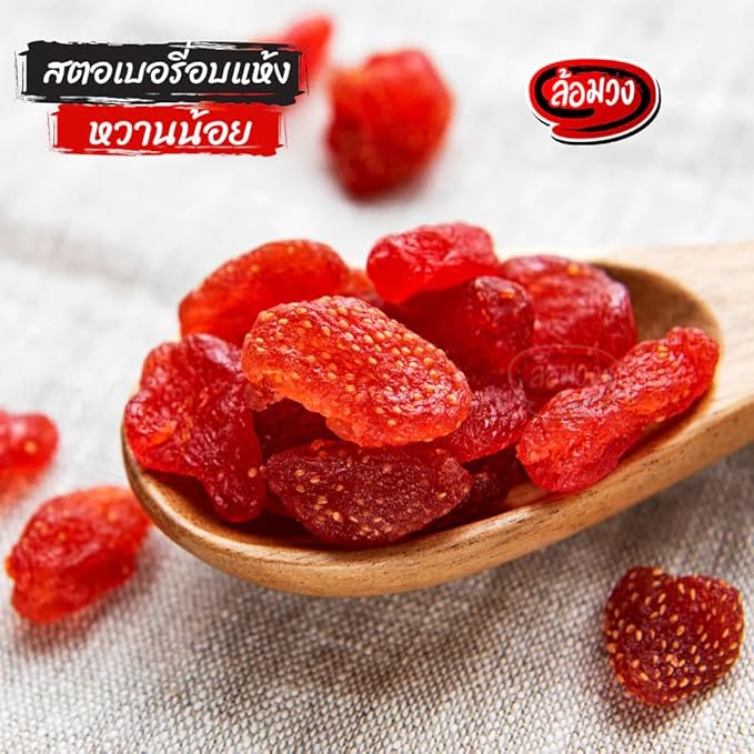 ล้อมวง Premium Dried Strawberries – Low Sugar Dried Fruit Slices – Chewy and Sweet Whole Berry Pieces for Snacking Baking and Cereal Toppings (500g)