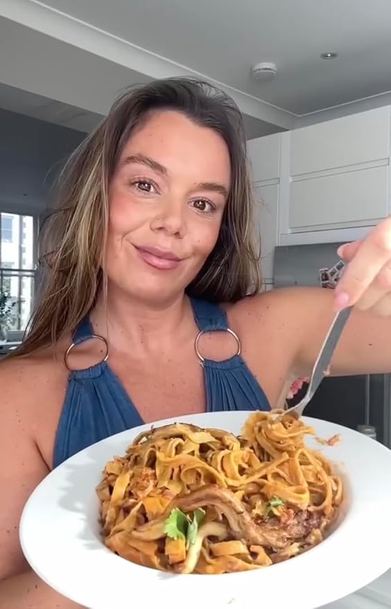Explore Cuisine Organic Edamame &amp Mung Bean Fettuccine -Easy-to-Make Pasta - High in Fiber and Plant-Based Protein - Non-GMO Gluten Free Vegan 8 oz (Pack of 6)