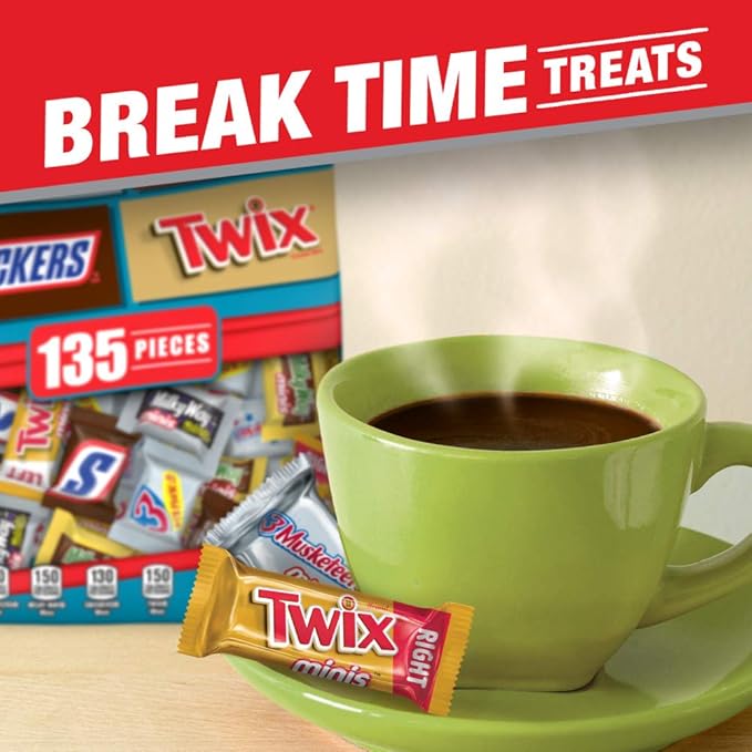 SNICKERS TWIX MILKY WAY &amp 3 MUSKETEERS Variety Pack Fun Size Variety Pack Milk Chocolate &amp Dark Chocolate Candy Bars Assortment 40 oz 135 Piece Bag