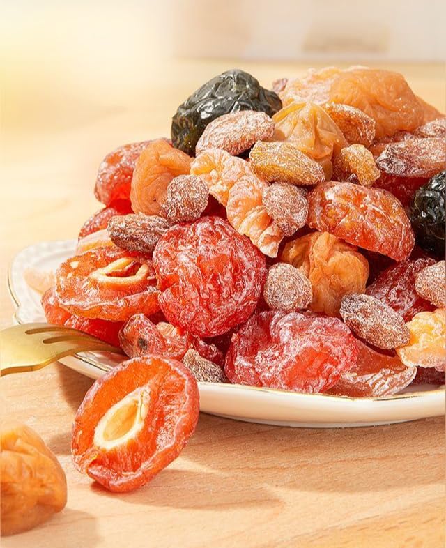 5 types of sweet and sour preserved plums 450g/can mixed with candied dried fruits black plums grape dried fruits Huameifruit snacks afternoon tea (1 can)