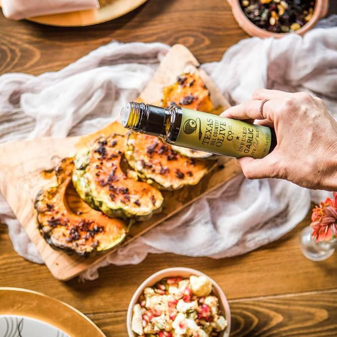 Texas Hill Country Olive Co Garlic Infused Olive Oil - Cold Pressed Gourmet EVOO Olive Oil - Great for Dressing Dipping Marinade - No Artificial Flavors or Added Sugar - Made in Texas (8.5 oz)