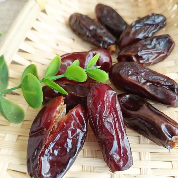 Dried Black Dates 500g - Authentic Arabian Khajoor Ideal for Healthy Snacking Nutrient-Rich Enjoy Every Bite Easily