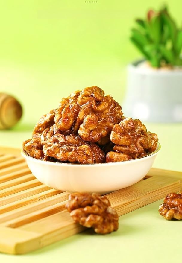 Shell Free Honey Walnuts 425g/Can Walnut Kernels Nuts and Dried Fruits Satisfying Snacks Family Snacks Holiday Gifts Afternoon Tea Desserts Healthy and Nutritious Snacks (1 Can)