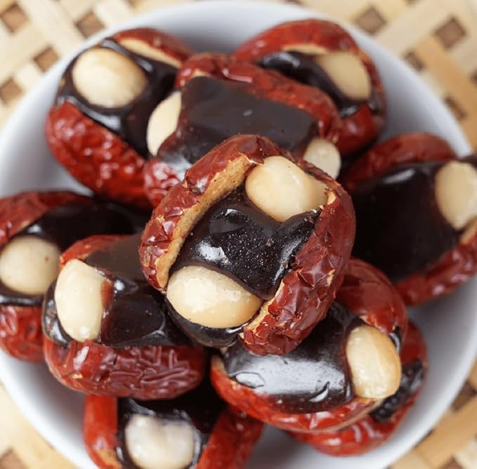 Fortune Dates 14.11 oz【Red Dates With Soft Glutinous Rice + Crispy Macadamia Nuts】