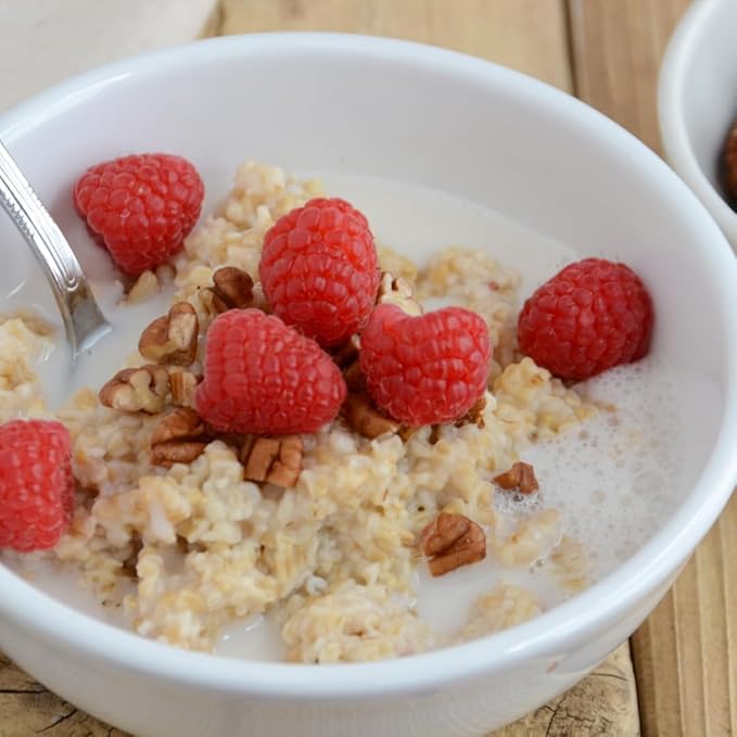 Minimalist Steel Cut Oats Ideal for Breakfast and Baking Packaged in a Resealable Bag (6 Pound)