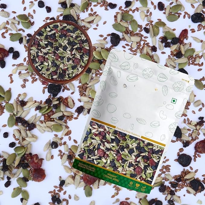 Generic Mixed Roasted Seeds &amp Berries pumpkin sunflower flax blueberry cranberry black currant black raisins all seeds roasted - 200 GM
