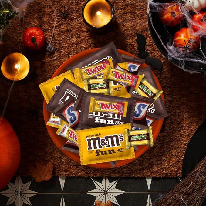 M&ampM'S SNICKERS TWIX &amp MILKY WAY Milk Chocolate Halloween Candy Variety Pack 200 Ct Bulk Assorted Chocolate Candy Variety Pack (Pack of 2)