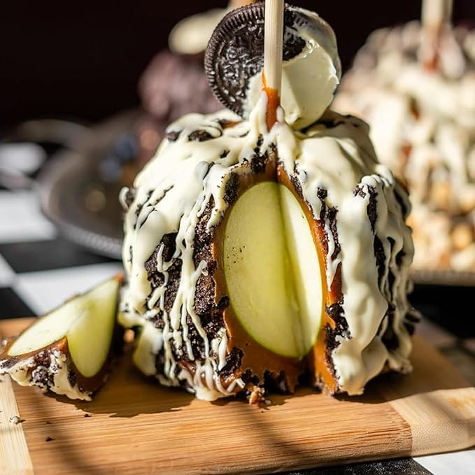 TV's Deli &amp Diner Gourmet Jumbo Caramel Apple | Caramel Cookies &amp Cream &amp White Chocolate | Handmade &amp Freshly Prepared (Cookies &amp Cream White Chocolate)