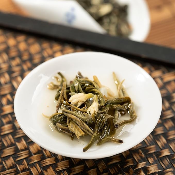 WHF Jasmine Green Tea Superior Snow Conch Loose Tea Hand-Rolled Leaf Conch Shape Naturally Scented Elegant Jasmine Floral Fragrance Low Caffeine 20 Ounce