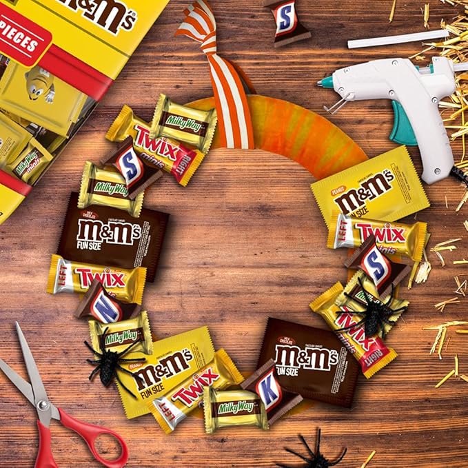 M&ampM'S Milk Chocolate M&ampM'S Peanut SNICKERS Chocolate Candy TWIX Caramel Cookie Bar &amp MILKY WAY Caramel Milk Chocolate Bulk Halloween Candy Assortment 53.26oz (135 Pieces)