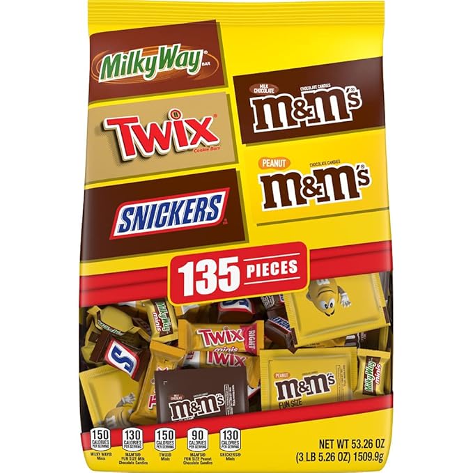 M&ampM'S Milk Chocolate M&ampM'S Peanut SNICKERS Chocolate Candy TWIX Caramel Cookie Bar &amp MILKY WAY Caramel Milk Chocolate Bulk Halloween Candy Assortment 53.26oz (135 Pieces)