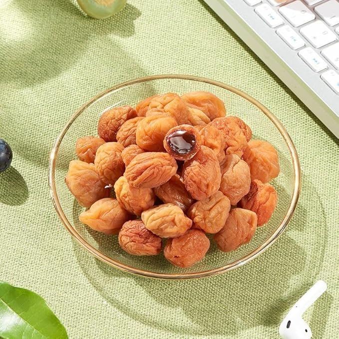 Sour and Sweet Plum Mixed with Grapes150g CannedDried PrunesPreserved PlumsChinese Healthy Candied FruitPlum CakesDelicious Casual Candy SnacksDim SumDried FruitsVegan Snack Gift (2can)