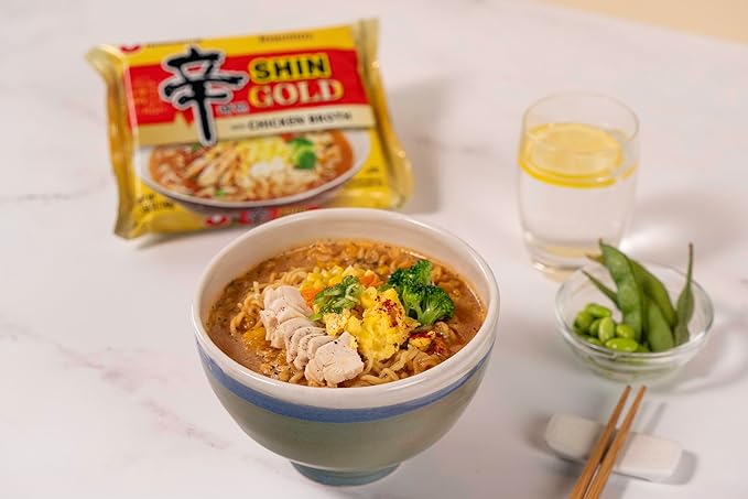 Nongshim Ramen Noodles Gourmet Instant Ramen Premium Microwavable Noodle Soup Shin Gold 4.58 Ounce (Pack of 16)