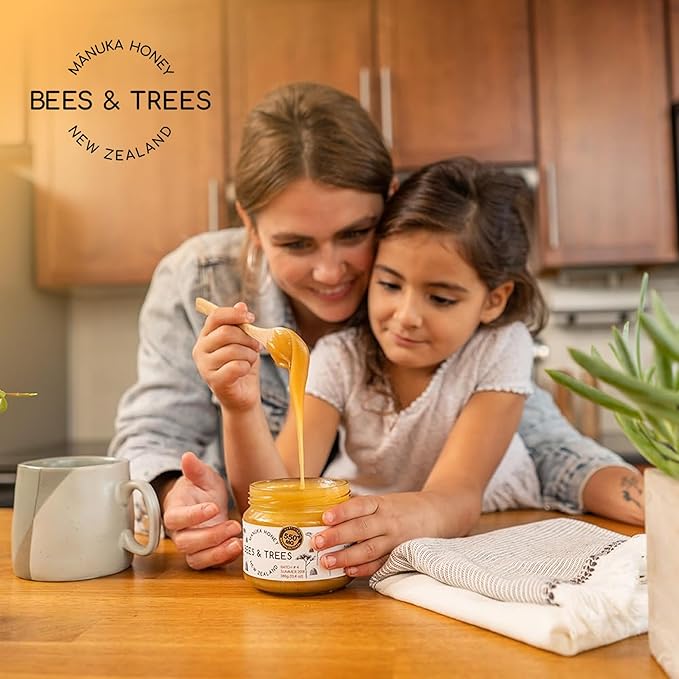 Bees &amp Trees Manuka Honey 550+ MGO - Raw Pure New Zealand Monofloral Honey – Unpasteurized &amp Natural Unfiltered Manuka for Tea Coffee Dressings Smoothies &amp Daily Use – Glass Jar 380g (
