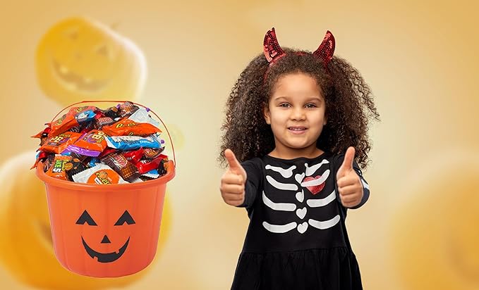 Halloween Chocolate Candy Filled Pumpkin Bucket Candy Pre-filled Large Pumpkin Bucket Appr 80 Candie Treats Spooky Party Favor Bulk Candy Gift Kids Trick or Treat Bars Peanut Butter Cups Fangs