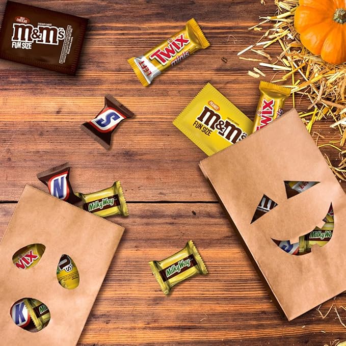 M&ampM'S Milk Chocolate M&ampM'S Peanut SNICKERS Chocolate Candy TWIX Caramel Cookie Bar &amp MILKY WAY Caramel Milk Chocolate Bulk Halloween Candy Assortment 53.26oz (135 Pieces)