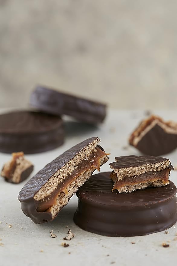 Havanna Alfajores Argentinos - Traditional Argentine Alfajores with Dulce de Leche (Milk caramel) Coated in Semi-Sweet Chocolate - The Authentic and Original Havanna - Box of 6
