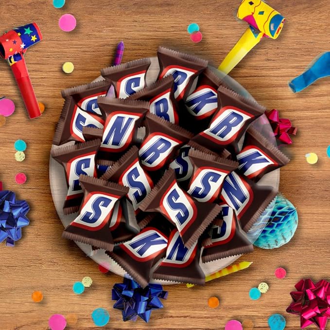 SNICKERS Minis Size Milk Chocolate Candy Bar Bulk Assortment 35.6 oz Bag (Pack of 2)