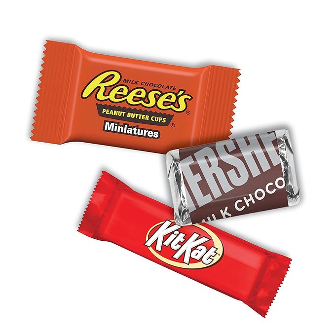 HERSHEY'S KIT KAT and REESE'S Assorted Milk Chocolate Candy Variety Bag 80.39 oz (265 Pieces)