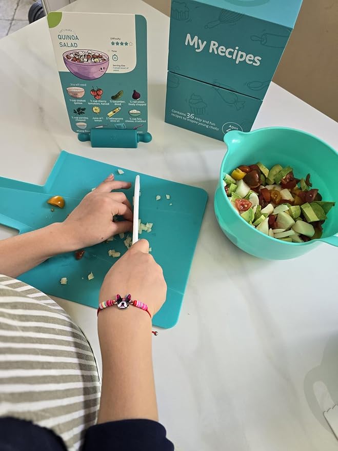 My First Recipe Box for Kids: Montessori-Inspired Easy-to-Follow Recipes with Visual Guides. Cookbook for Kids Ages 4+ with Storage Box and Recipe Stand.