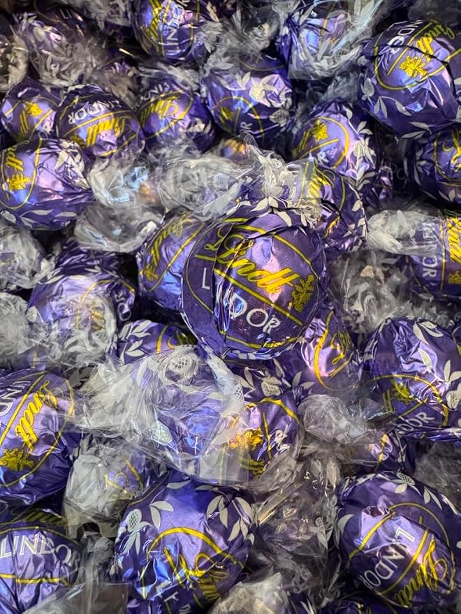 Bulk Chocolate Truffles Blueberries and Cream (Medium)