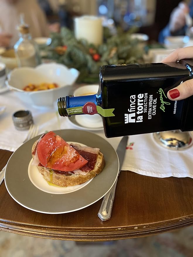 Finca La Torre Hojiblanca Organic Olive Oil - Extra Virgin Cold Pressed Spanish Olive Oil - Premium Oil from Malaga Spain - Gourmet Food Gifts - 2021 Flos Olei Hall of Fame Winner (500 ml Bottle)