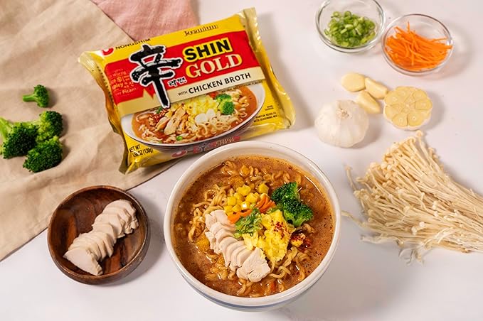 Nongshim Ramen Noodles Gourmet Instant Ramen Premium Microwavable Noodle Soup Shin Gold 4.58 Ounce (Pack of 16)