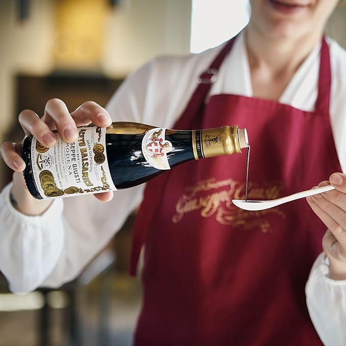 Giusti Balsamic Vinegar of Modena IGP – Full-Bodied Italian Gourmet Aceto Balsamico di Modena for Salads Marinades Cheese &amp More – 2 Gold Medals – Made in Italy – 8.45 fl oz (250 ml) - Pack of 1
